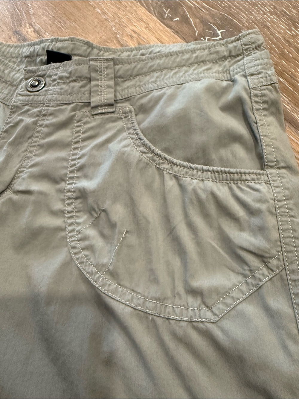 Kuhl Olive Green Women's 8 Hiking Shorts - Picture 5 of 15
